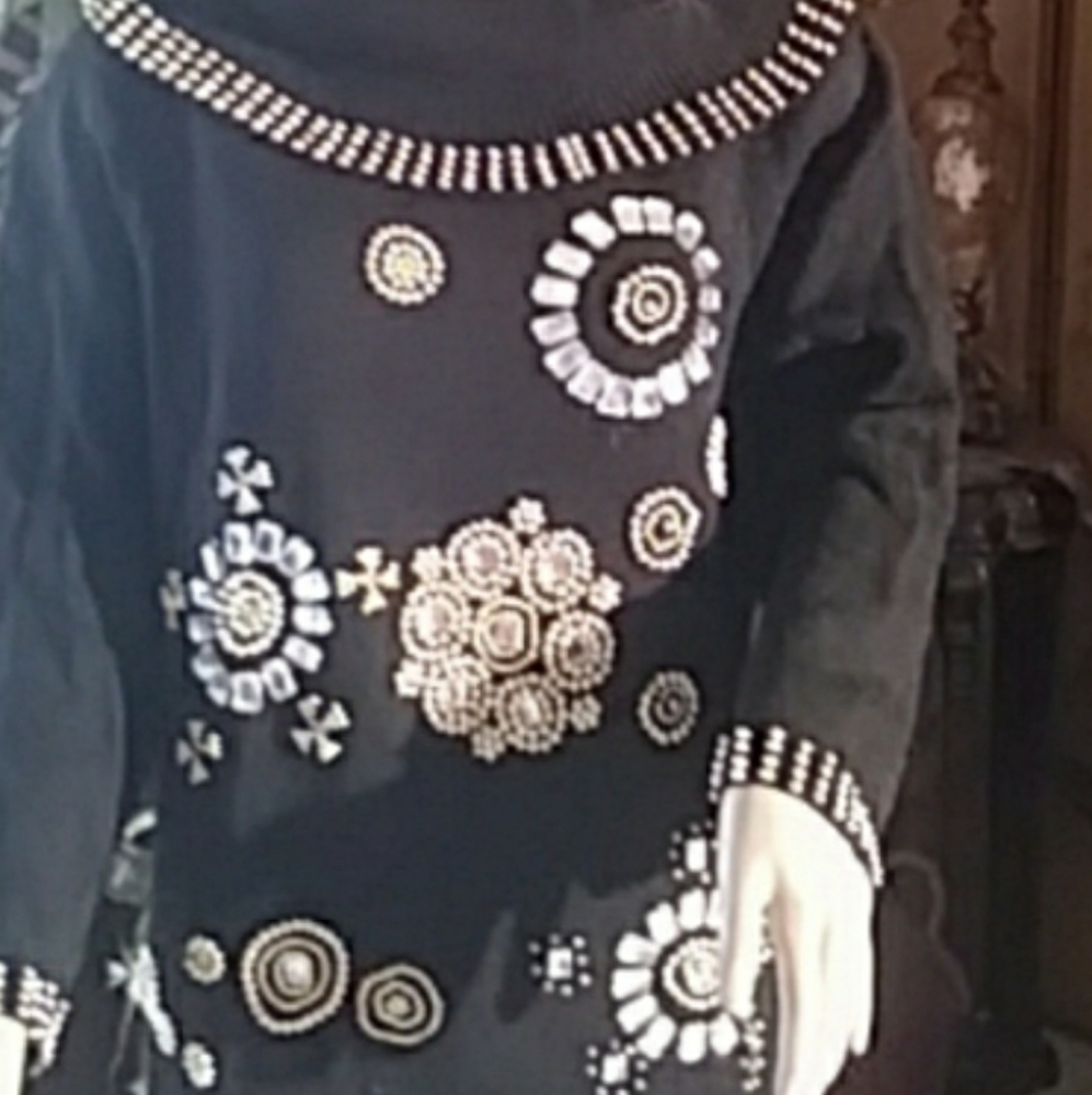 🌹SALE!! Vintage jeweled sweater 🌹